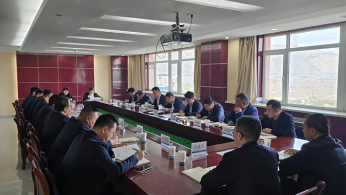 裝備公司黨委開展深入貫徹中央八項(xiàng)規(guī)定精神學(xué)習(xí)教育讀書班第一次集中學(xué)習(xí)